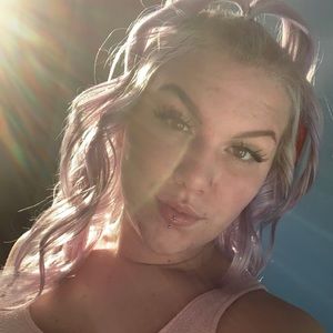 Meet your Posher, Naomi